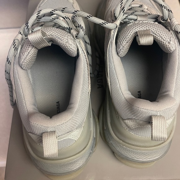 AUTHENTIC BALENCIAGA SNEAKERS!(ORIGINAL SALE RECEIPT SHOWN) - Picture 6 of 9